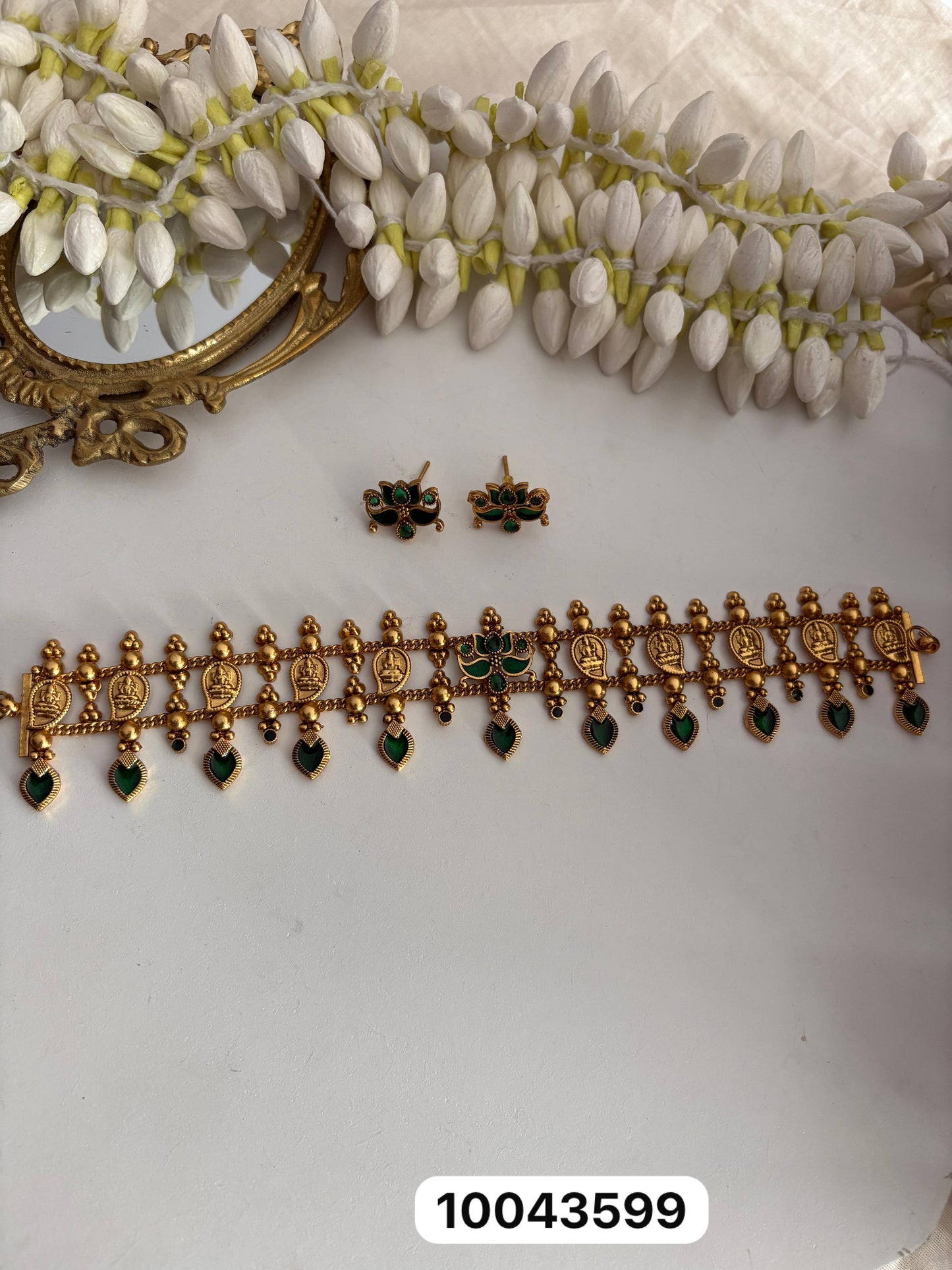 Niha choker
