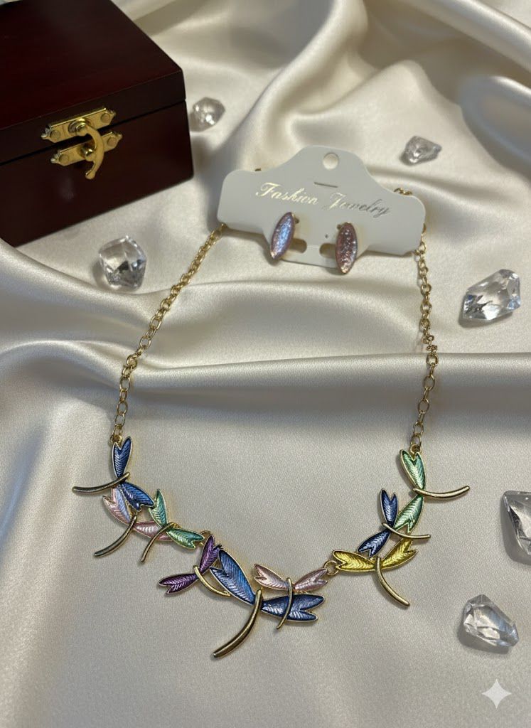 Multi color pendant and earring set