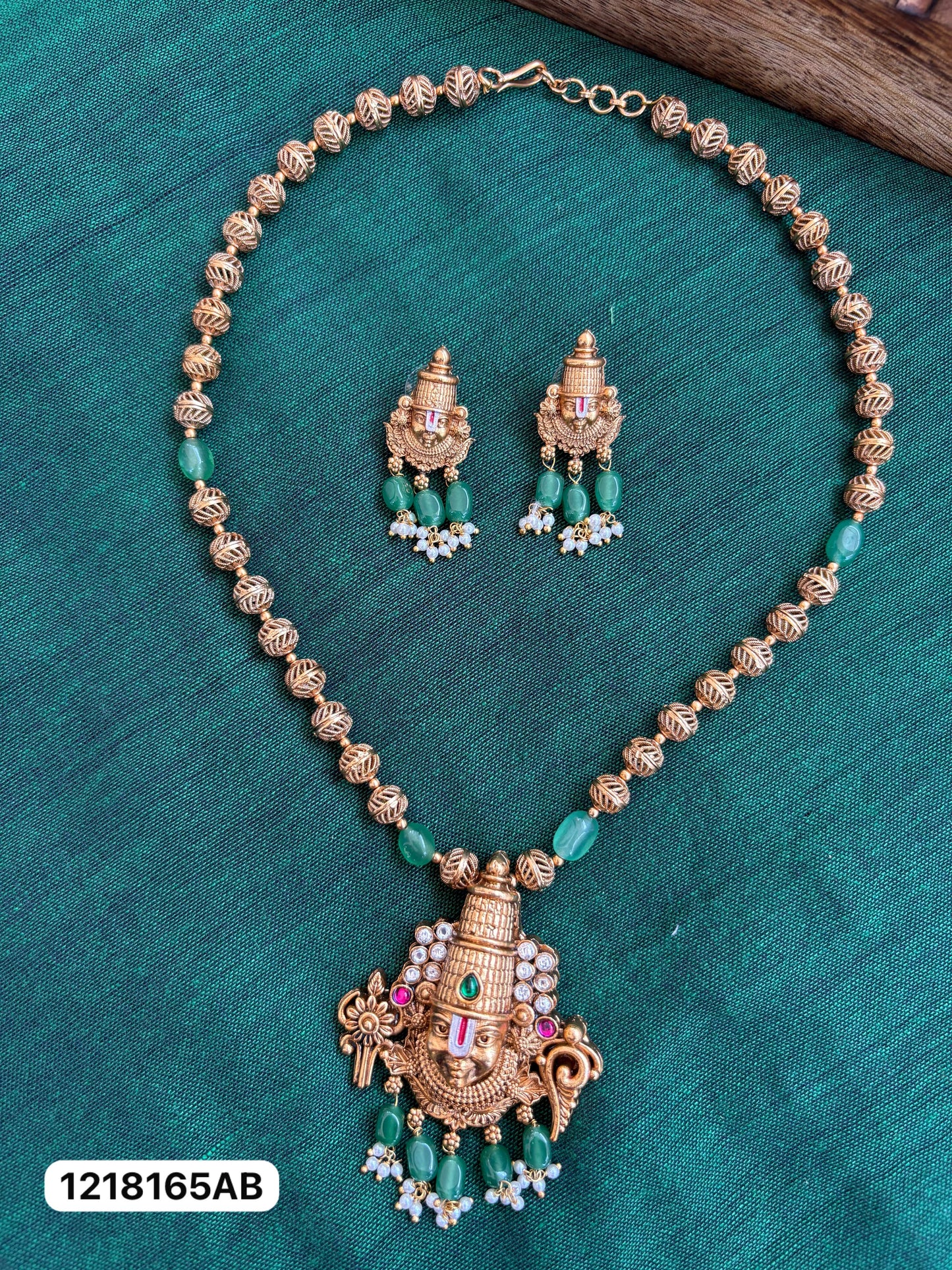 Venkitachalapathy neck set