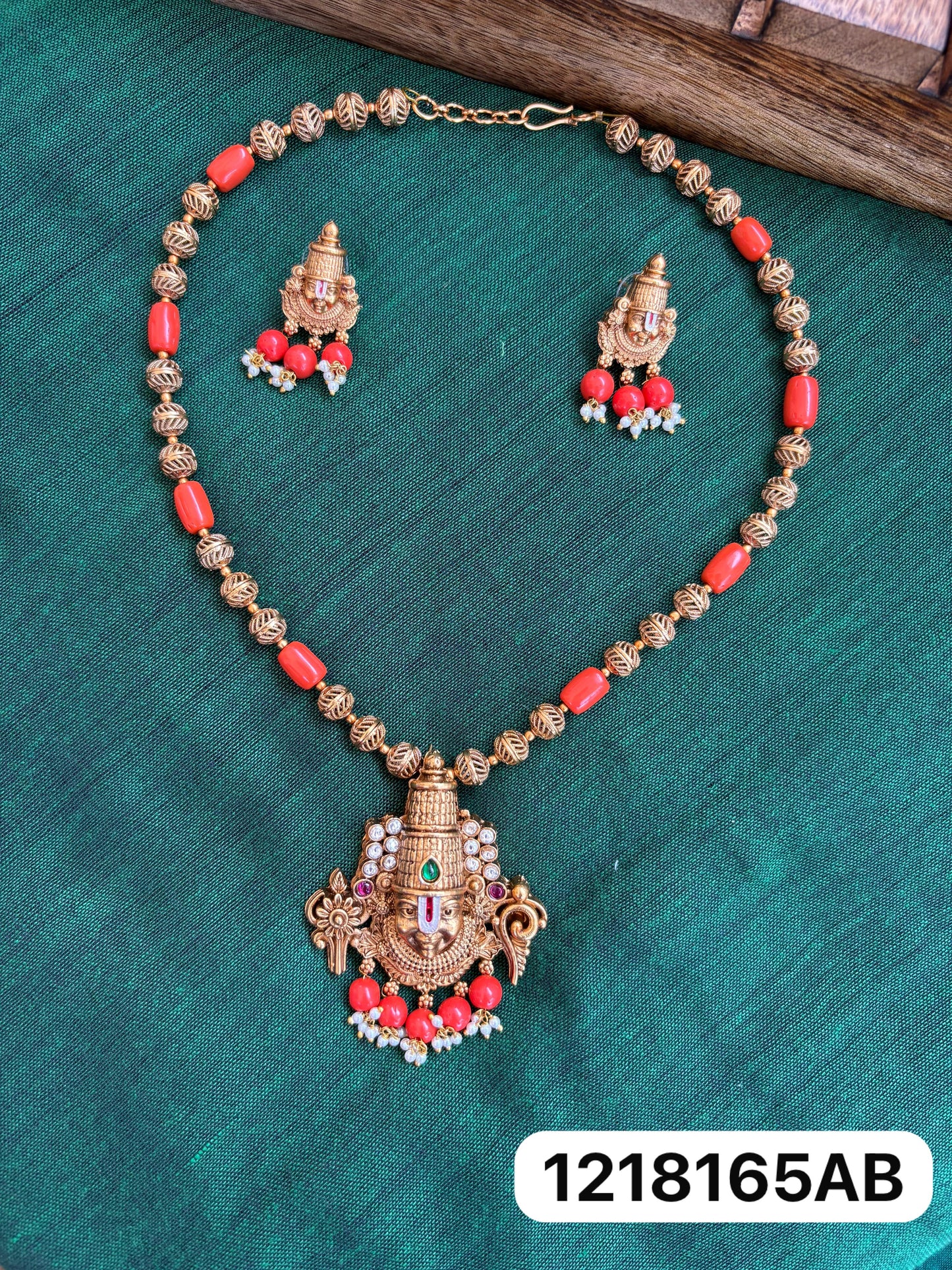 Venkitachalapathy neck set