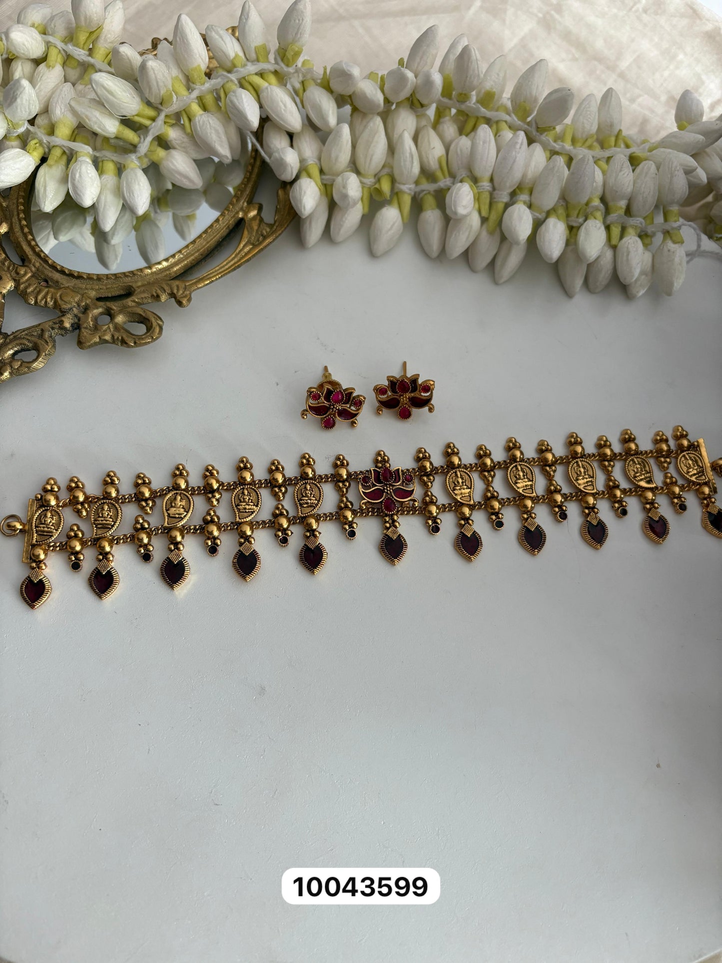 Niha choker